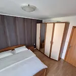 Kutlic Apartamento *