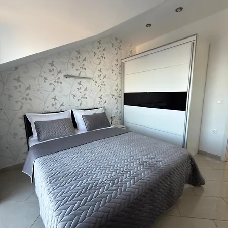 Kutlic Apartamento *